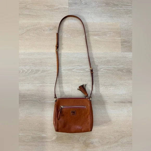 Dooney & Bourke Florentine Leather Crossbody Shoulder Bag Tan Brown Vacchetta - Picture 2 of 14